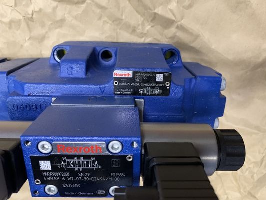 Rexroth R900705775 4 WRKE 25 W 8 - 350 L - 33/6 EG. 24K31/A5D3M 4 WRKE 25 W 8 - 350 L - 3 X/6 EG. 24K31/A5D3M Proportional Directional Valve