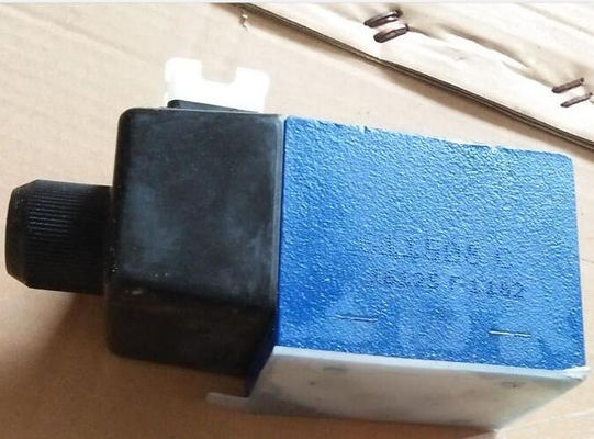 Rexroth R900938831 4WE10D33/CW110NK4 4WE10D3X/CW110NK4   Válvula direccional del carrete